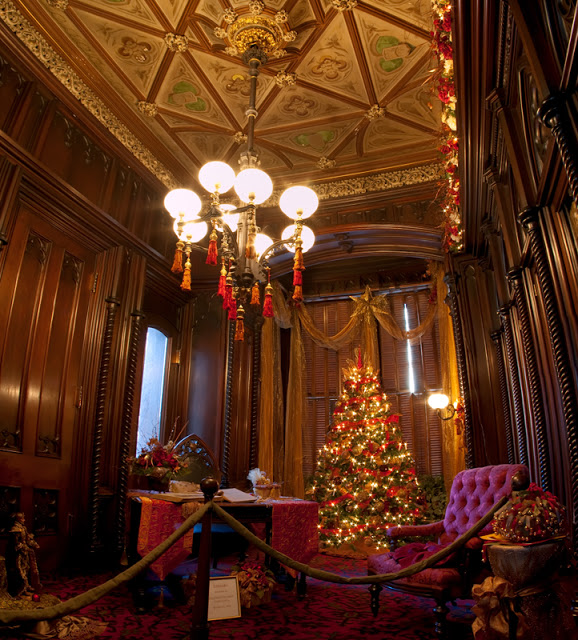 Twelve Days of Christmas: 9